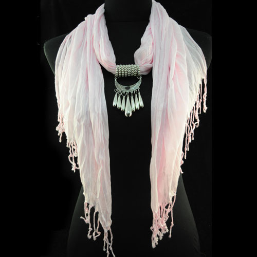 Bomullsscarf i moderiktig modell med "hänge" -Rosa
