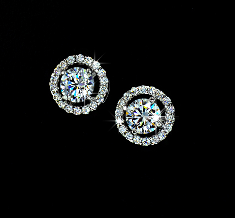 Örhängen "Hearts & Arrows" med en stor om många små stenar i Swiss CZ och 925 Sterling Silverplätering - 4