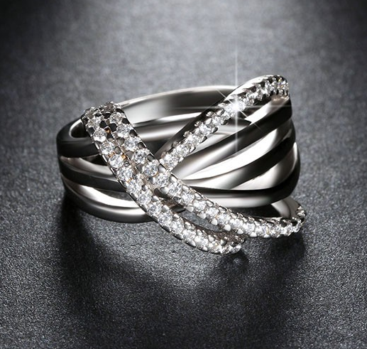 Ring med många små Cubic Zirconia och i Platinumplätering - 2