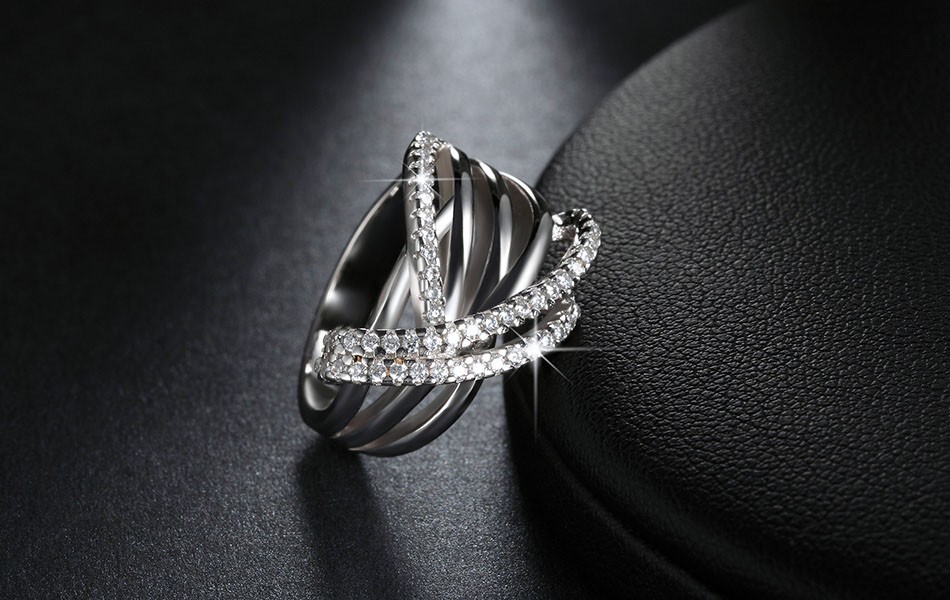 Ring med många små Cubic Zirconia och i Platinumplätering - 4