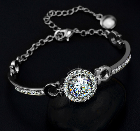 Armband "Hearts & Arrows" med en stor och många små stenar i Swiss CZ och 925 Sterling Silverplätering - 3