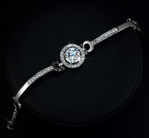 Armband "Hearts & Arrows" med en stor och många små stenar i Swiss CZ och 925 Sterling Silverplätering - 4