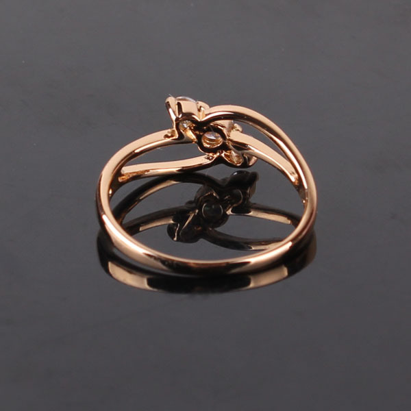 Ring med stenar i Cubic Zirconia samt i 18K Roséguldplätering - 5