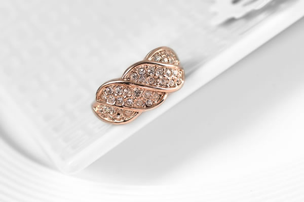 Ring med Cubic Zirconia samt  i 18 K Roséguldplätering - 2