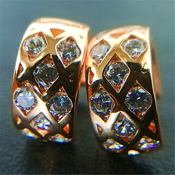 Örhängen med Cubic Zirconia och i 18 K Roséguldplätering