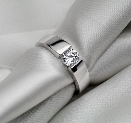 Stilren ring i herrmodell med en Cubic Zirconia och i platinumplätering - 2