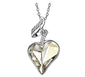Halsband "White heart" med en större vit Austrian Crystal och flera små Austrian Crystals samt i platinumplätering