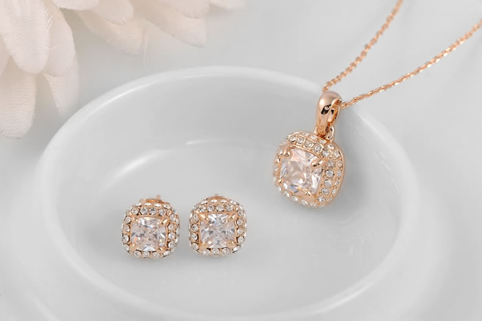 Smyckeset  med Austrian Crystals och i Roséguldplätering - 3