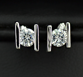 Örhängen med Cubic Zirconia och platinumplätering