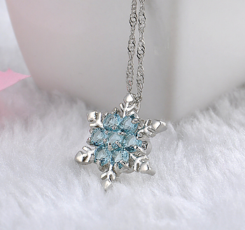 Halsband "Snowflake" med Cubic Zirconia och i  925 Sterling Silverplätering