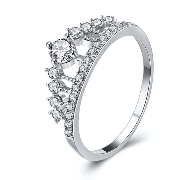 Ring "Crown" med Cubic Zirconia och i 925 Sterling Silverplätering