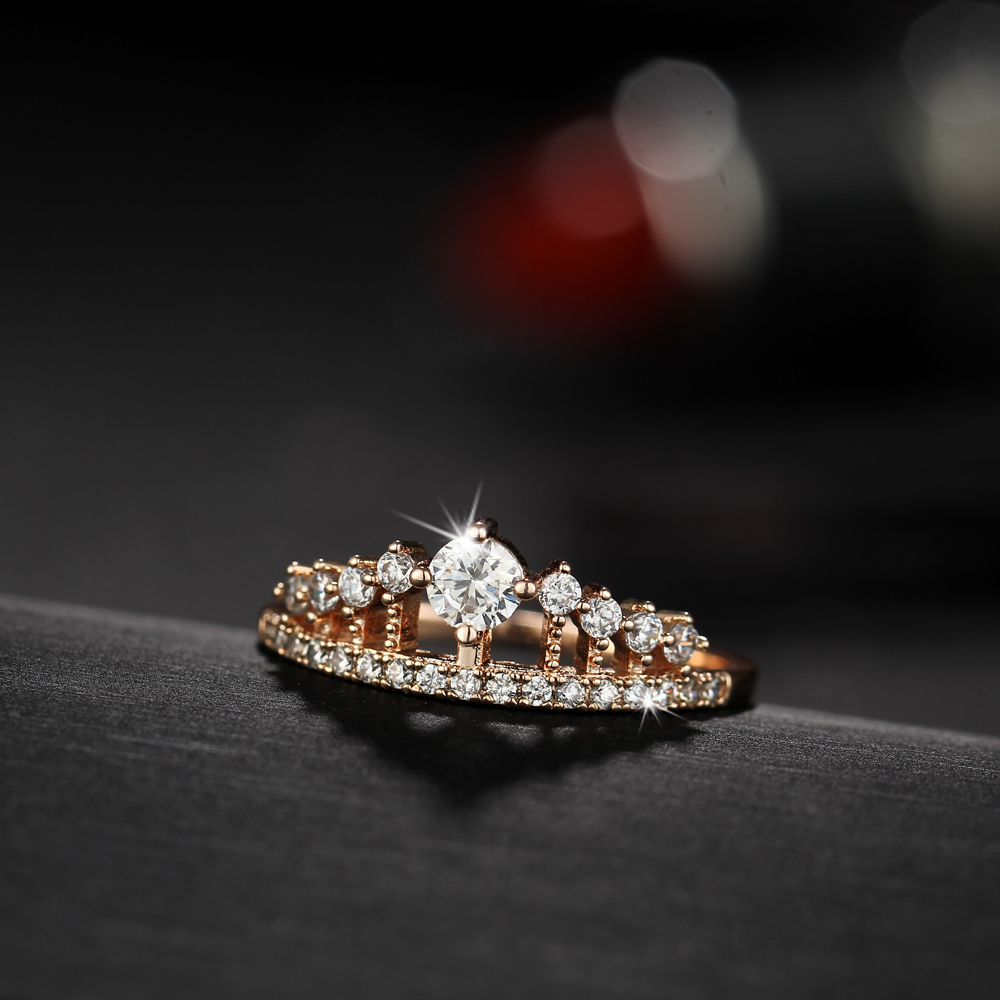 Ring "Crown" med Cubic Zirconia och i 18K Guldplätering - 2