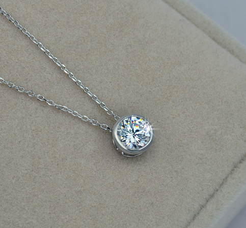 Halsband "The Eye" med litet runt hänge i Cubic Zirconia Solitaire och platinumplätering - 3