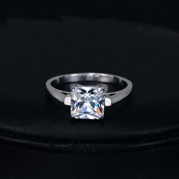 Ring med en kvadratisk sten i 8 mm Cubic Zirconia och i platinumplätering - 5