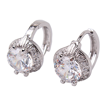 Örhängen med Cubic Zirconia och i 18 K Vit Guldplätering