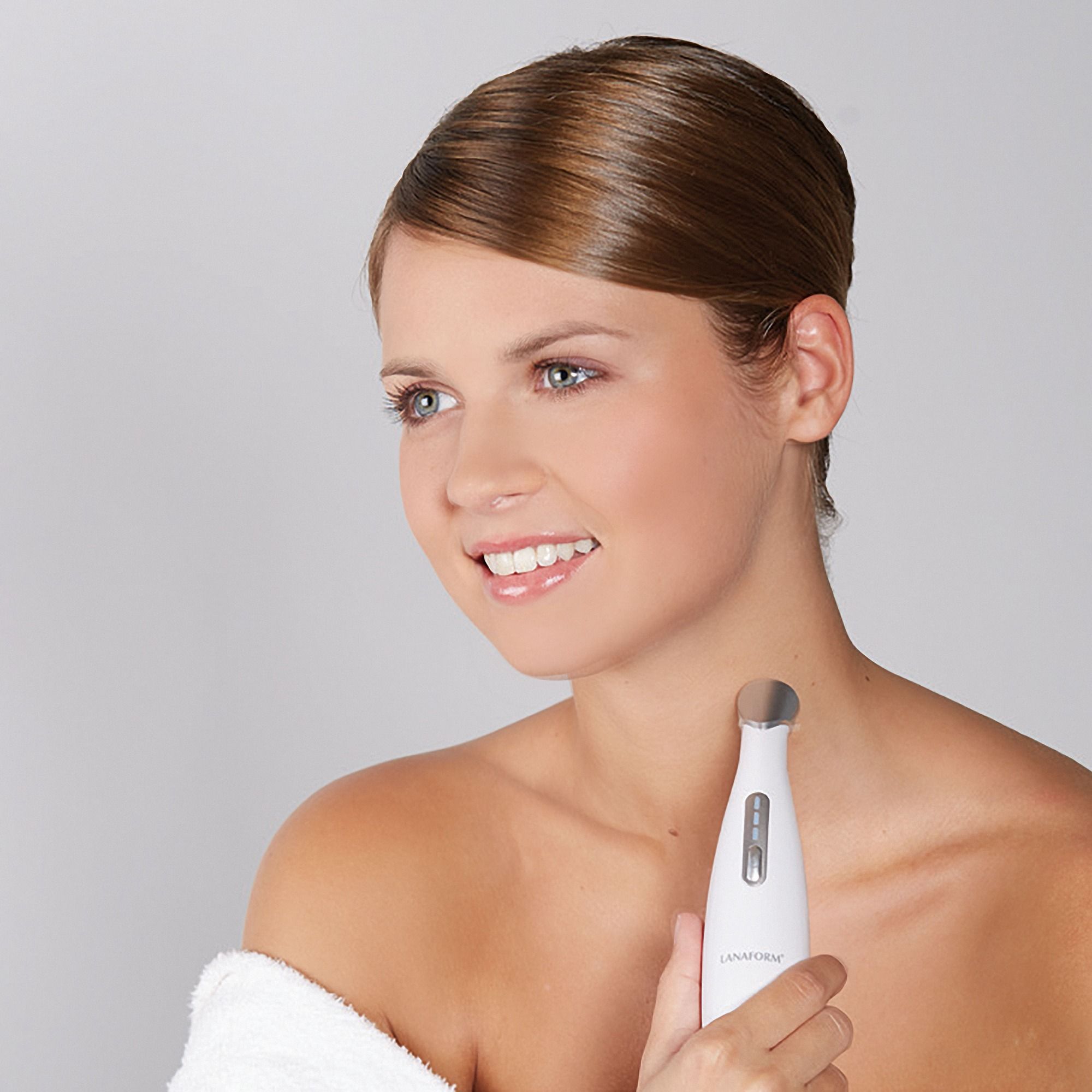 Lanaform MiniDermabrasion – Mikrodermabrasion för hemmabruk med vakuum och peeling - 4