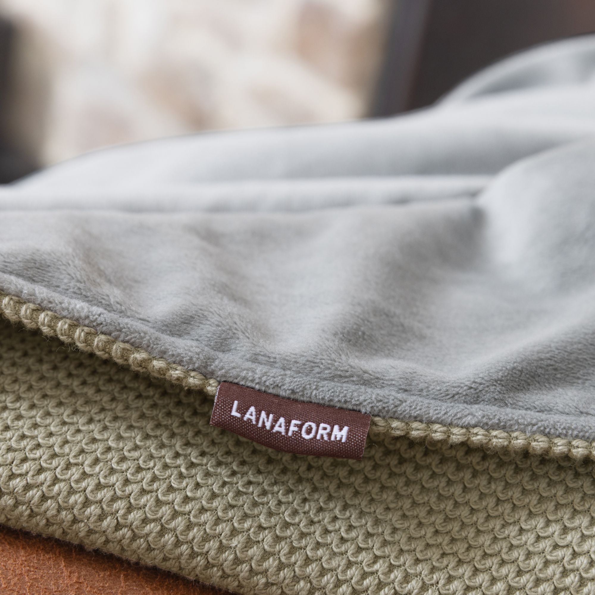 Lanaform Heat Wrap – Uppladdningsbar värmeponcho för axlar och kropp - 3