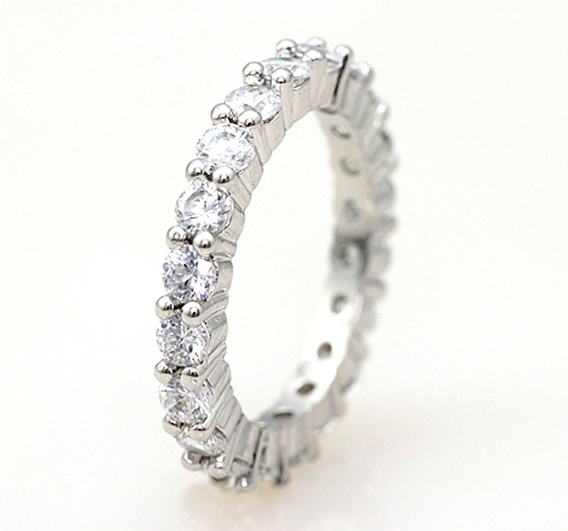 Ring med många små Cubic Zirconia och i Platinumplätering - 2