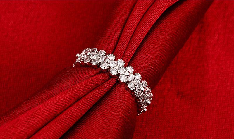Ring med många små Cubic Zirconia och i Platinumplätering - 2