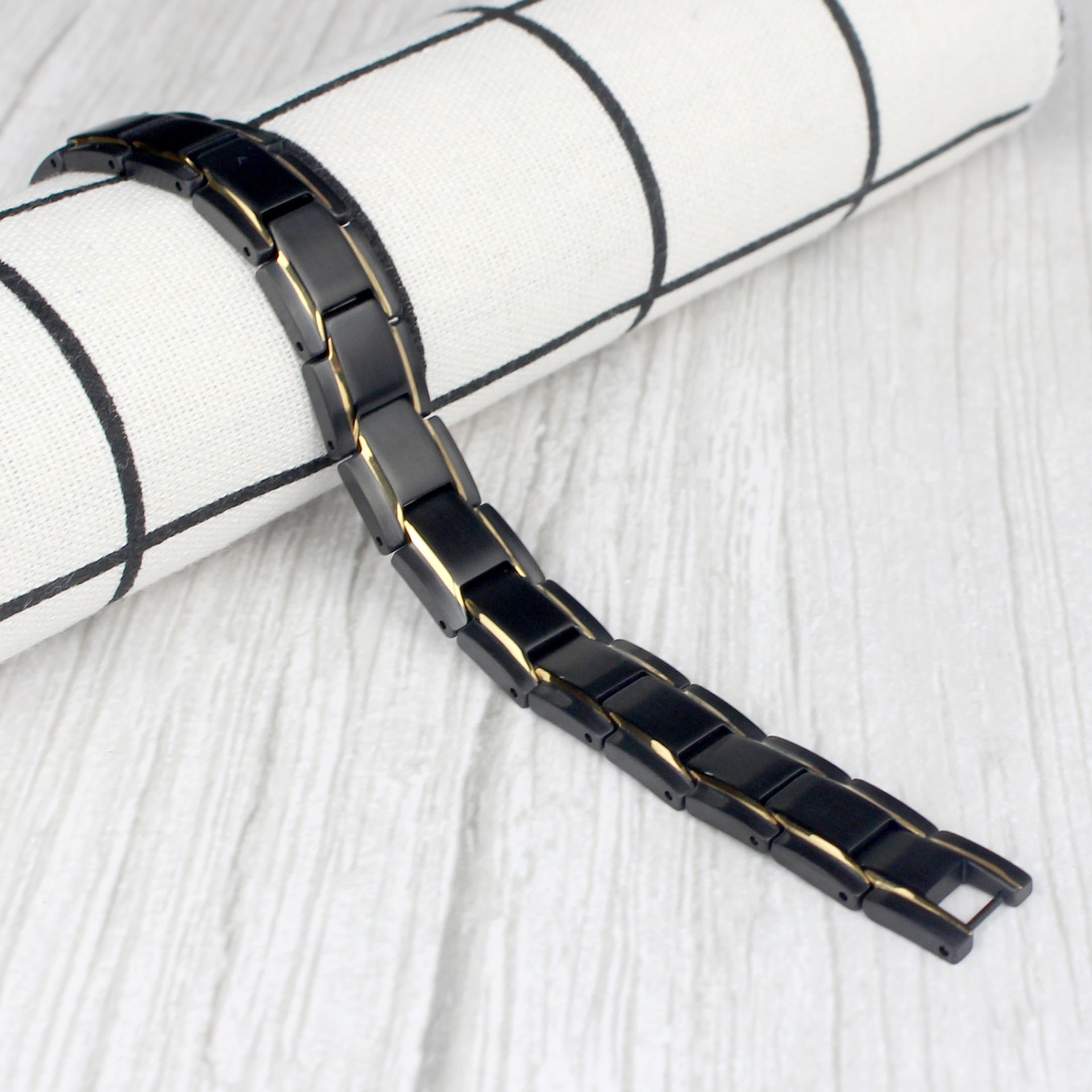 Magnetarmband i rostfritt stål  -Svart/Guld - 4
