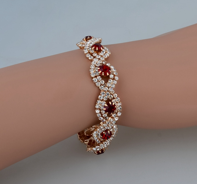 Armband med Cubic Zirconia och Austrian Crystals samt i 18 K Guldplätering -Röda stenar - 2