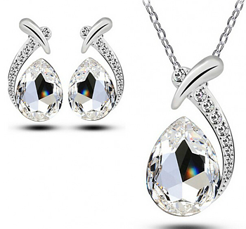 Smyckeset med Vita Austrian Crystals samt i 925 Sterling Silverplätering
