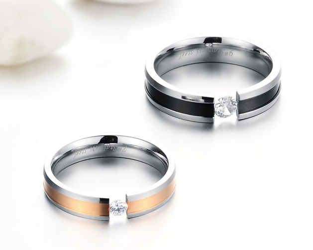Parringar i rostfritt stål med en stor Cubic Zirconia - 4