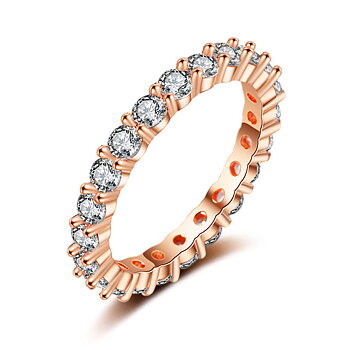 Ring med många små Cubic Zirconia och i 18K Roséguldplätering