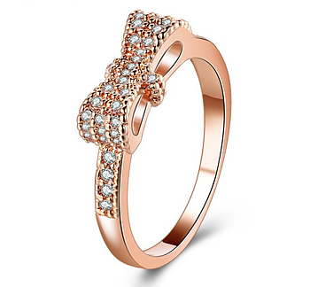 Ring  med Cubic Zirconia och i 18K Roséguldplätering