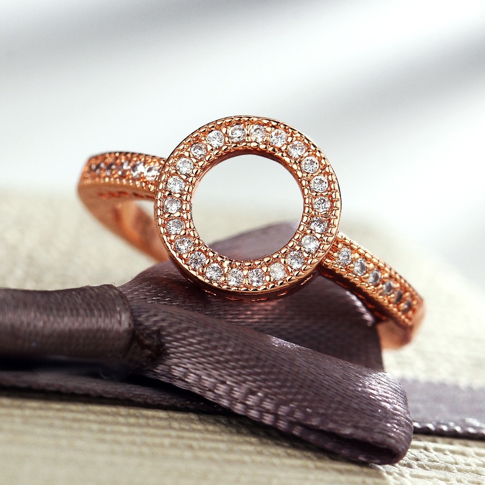 Ring  "Crystal Round" med Cubic Zirconia och i 18K Roséguldplätering - 2