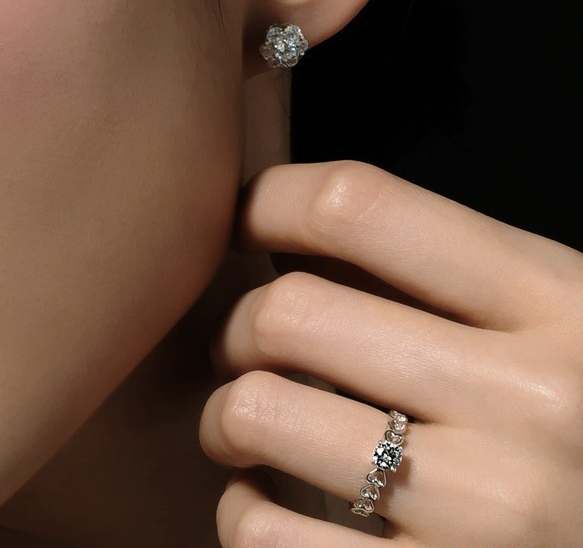 Ring "Hearts" med en Cubic Zirconia samt  i 925 Sterling Silverplätering - 6