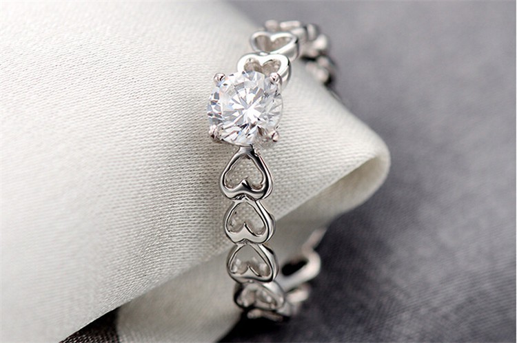 Ring "Hearts" med en Cubic Zirconia samt  i 925 Sterling Silverplätering - 3