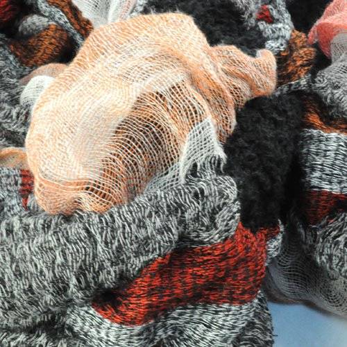 Scarf i moderiktig modell -Mixade färger - 4