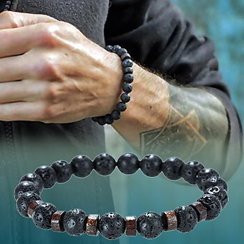 Armband med lavastenar och träpärlor