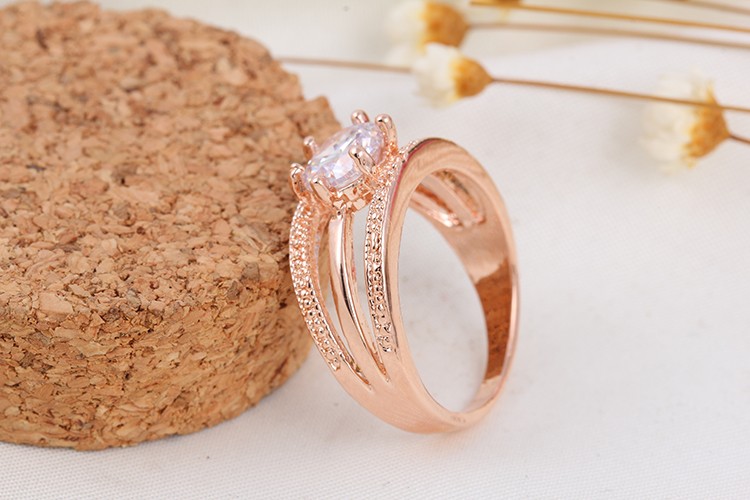 Ring med små Cubic Zirconia i 18K Roséguldplätering - 3