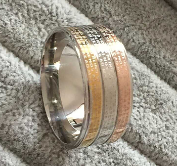 Ring "Padre Nuestro" i tre skikt med plätering -18K Roséguld, 18K Guld och Platinum