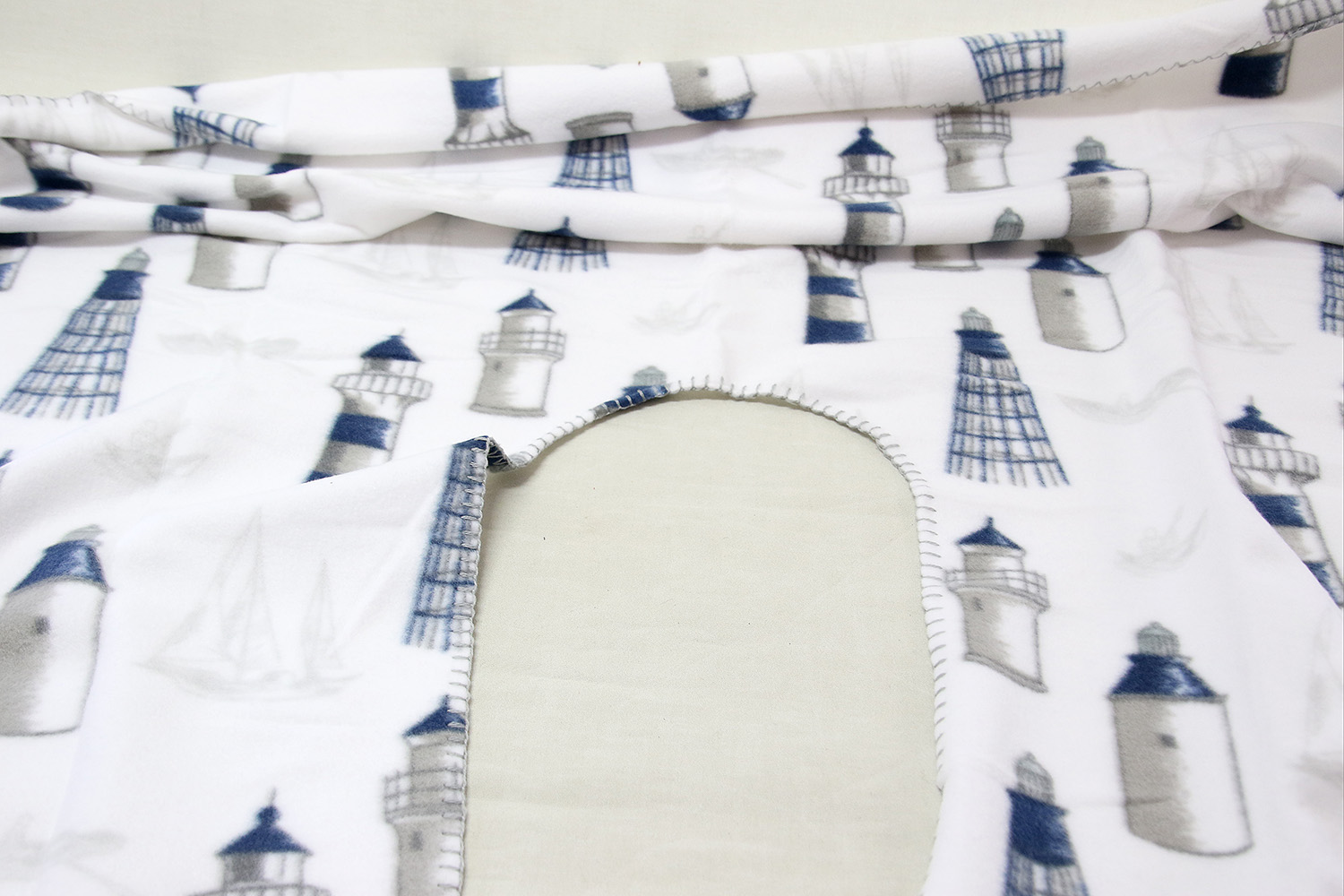 Fleece Poncho with Lighthouses 120 x 160 cm