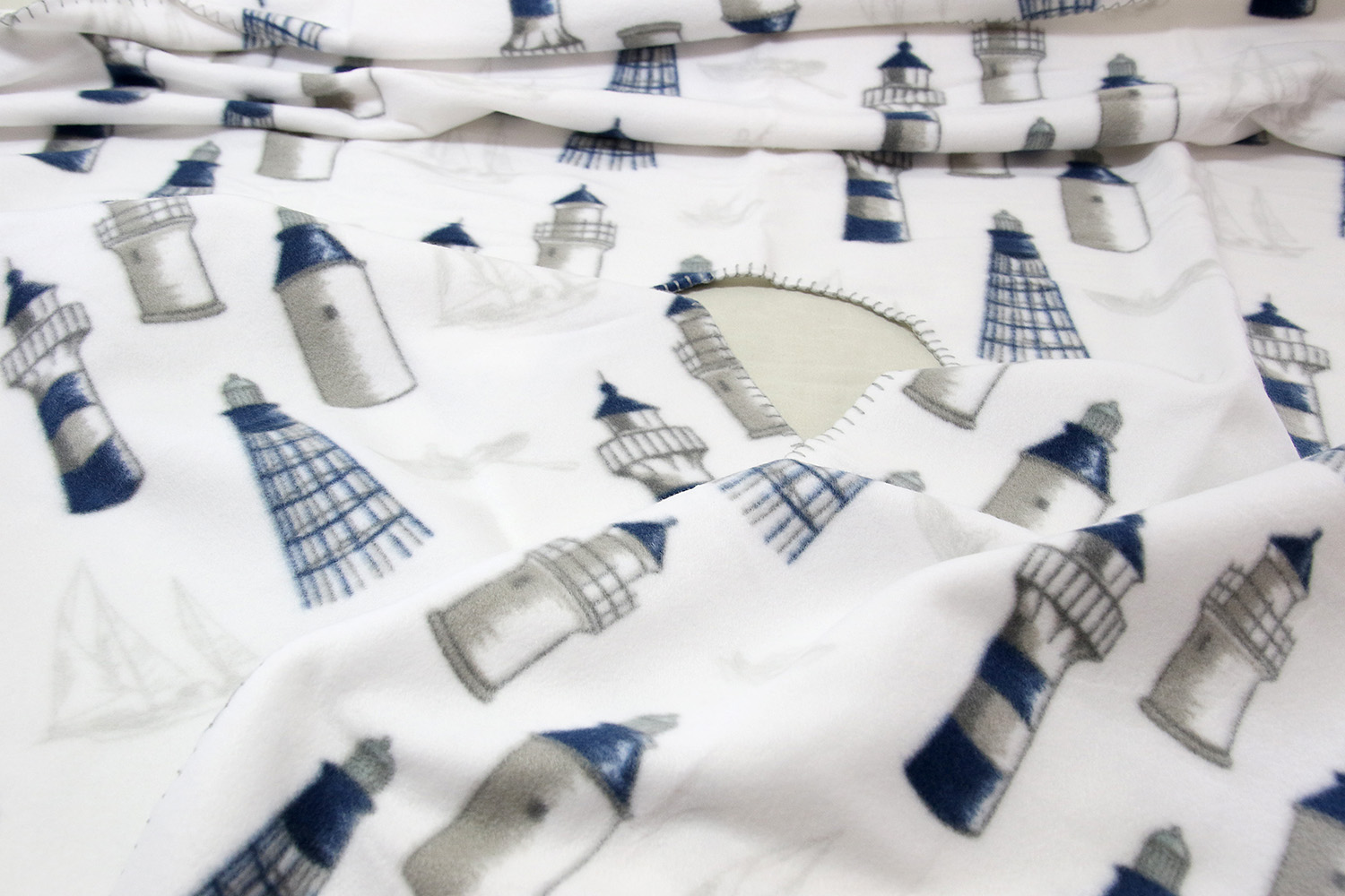 Fleece Poncho with Lighthouses 120 x 160 cm - 2