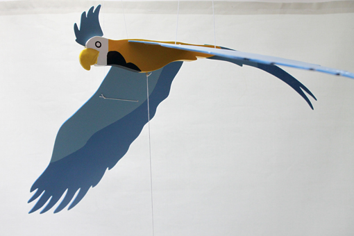Flying Parrot 100x65 cm - 2