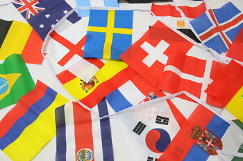 32 Nation Bunting  30x45 cm