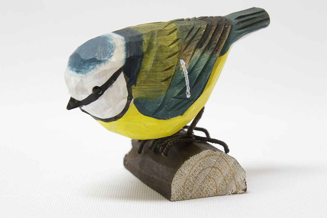 Tit Wood 9x4x7 cm