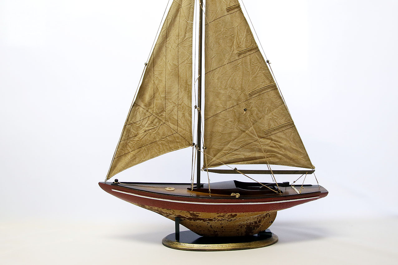 Dragon Boat model 1928 Vintage 62x88 cm