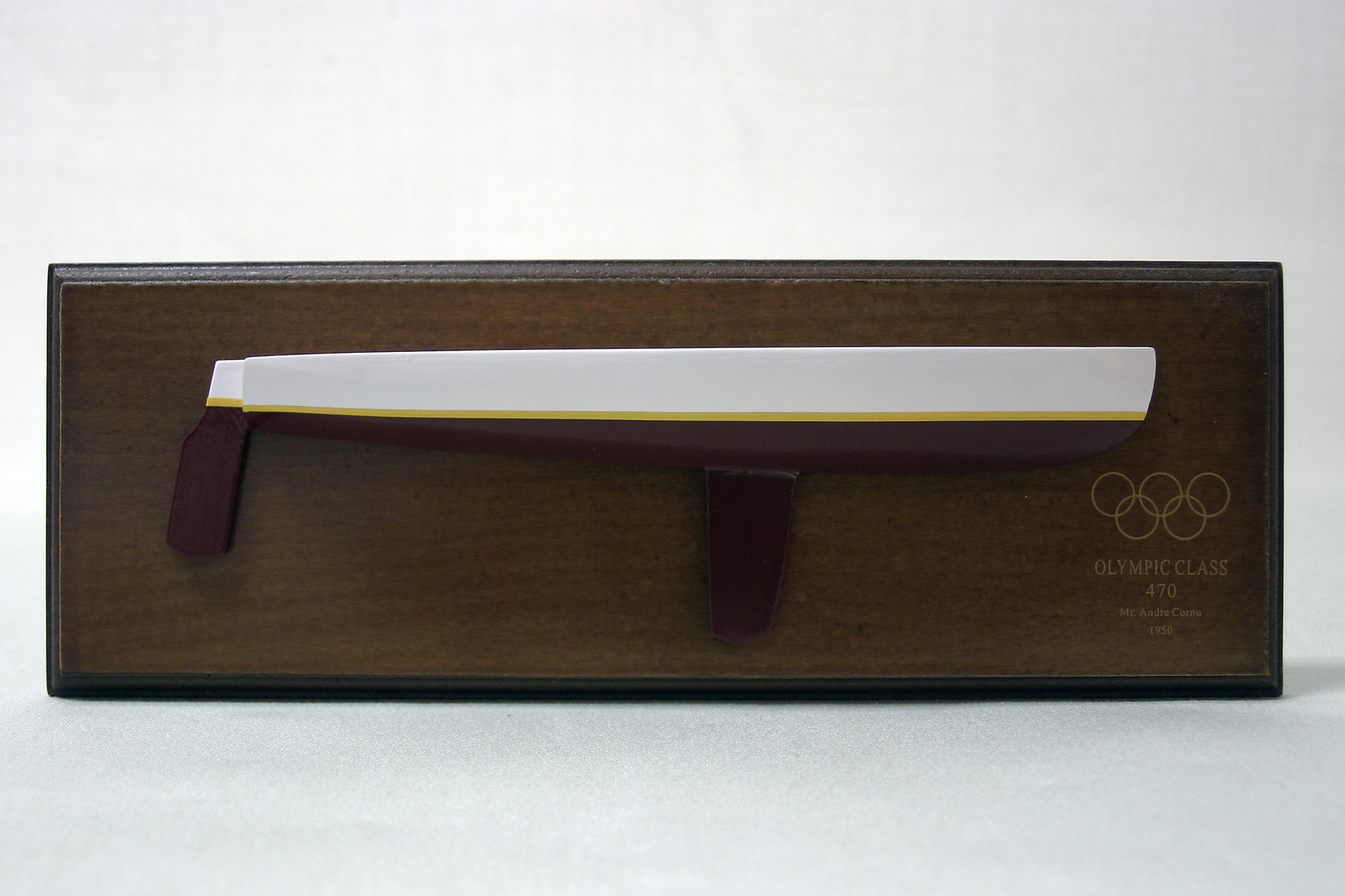 Half model 470 30x11cm