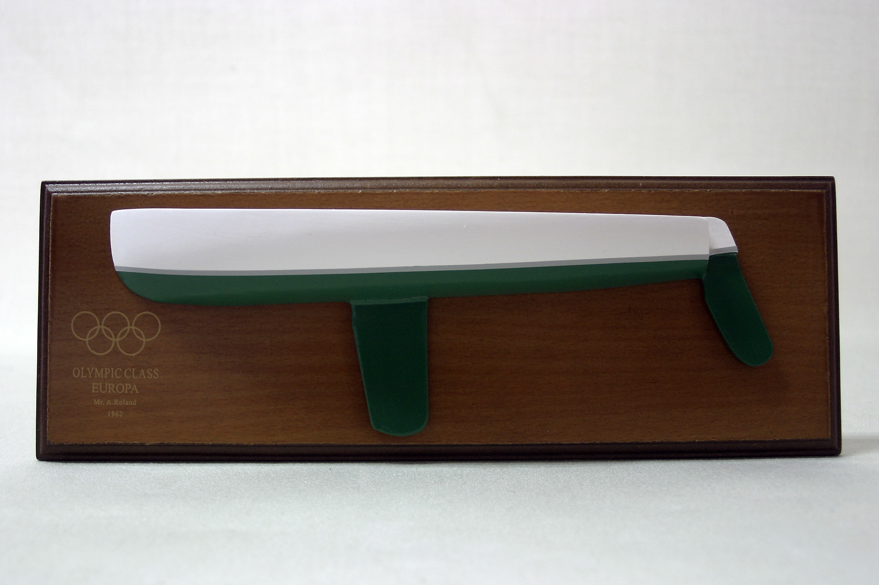 Half model E-dinghy 30x11