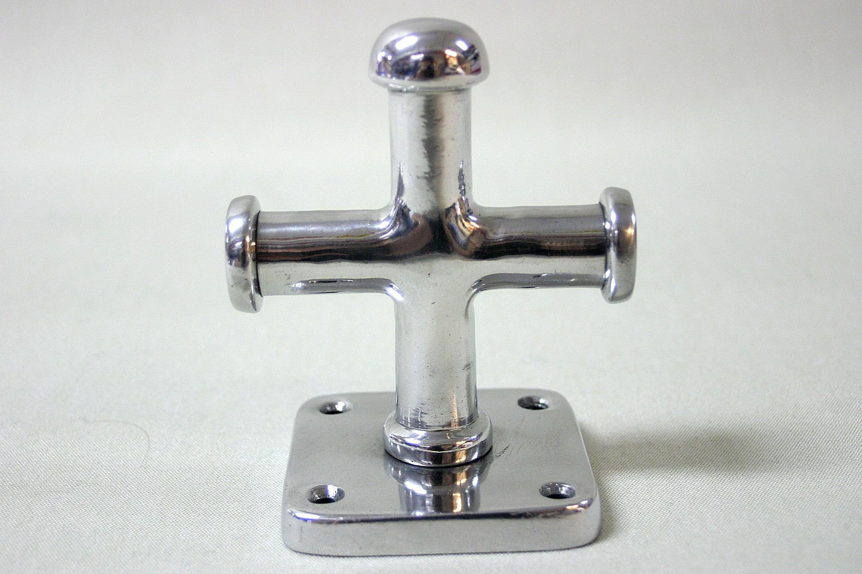 Hook as bollard