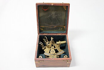 Sextant i Trälåda 14x12 cm