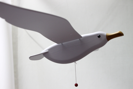 Flying Gull 75x35 cm
