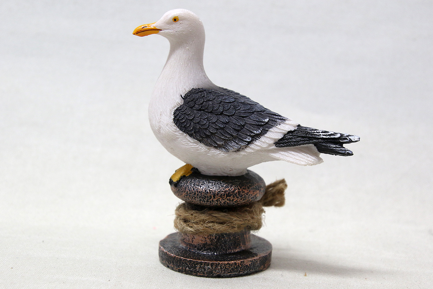 Gull on Piling 11x9 cm