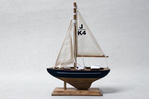 J-båt Trä 13x18 cm