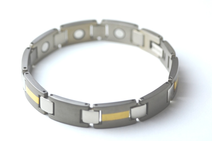Magnetarmband i Titan - Amoria - Damdesign